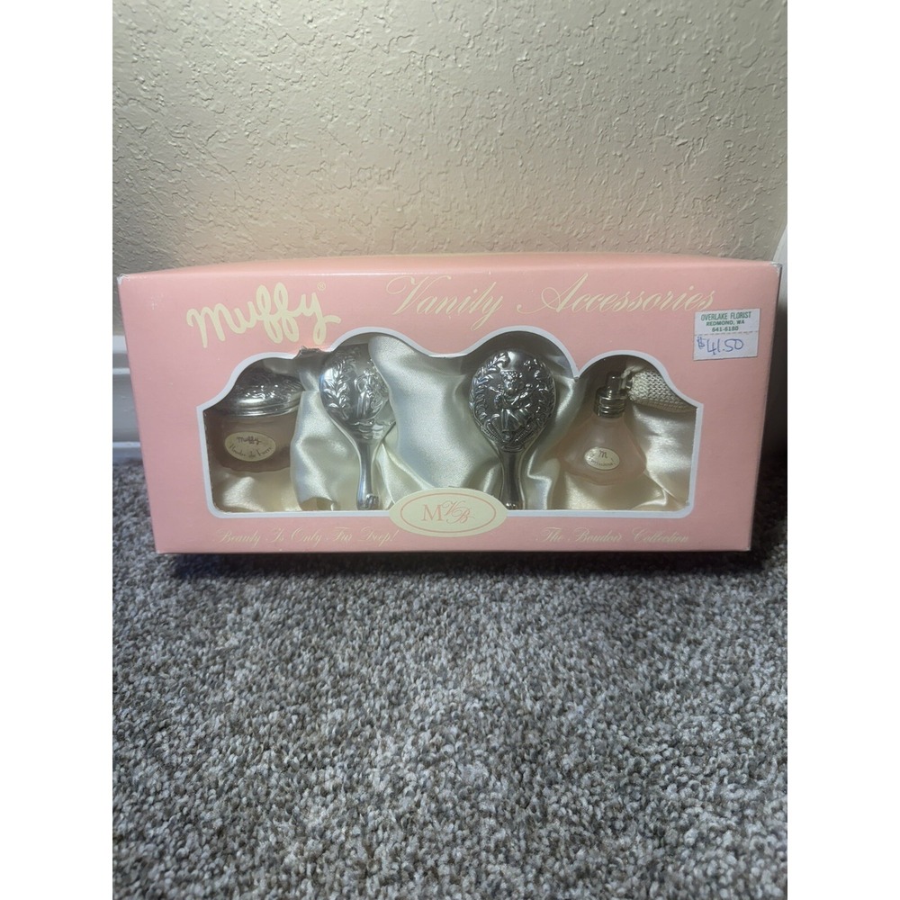 Muffy's Beauty Only Fur Deep Boudoir Collection NIB Mirror Brush Power